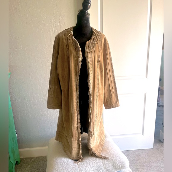 Camel color suede leather midi length western fringe jacket! - Picture 2 of 6
